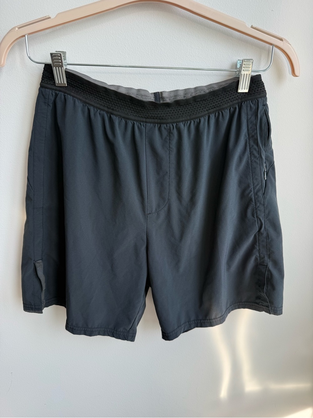 RHONE Men's Athletic Shorts in Dark Gray/Black Sz M